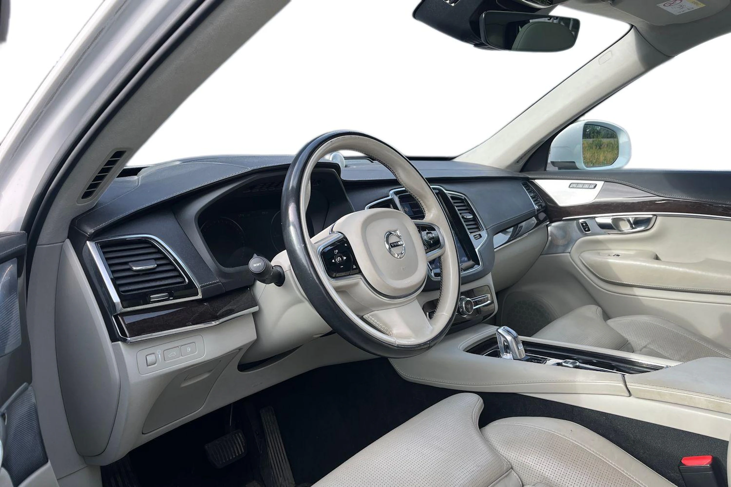 valkoinen Volvo XC90 2017 kuva 3.