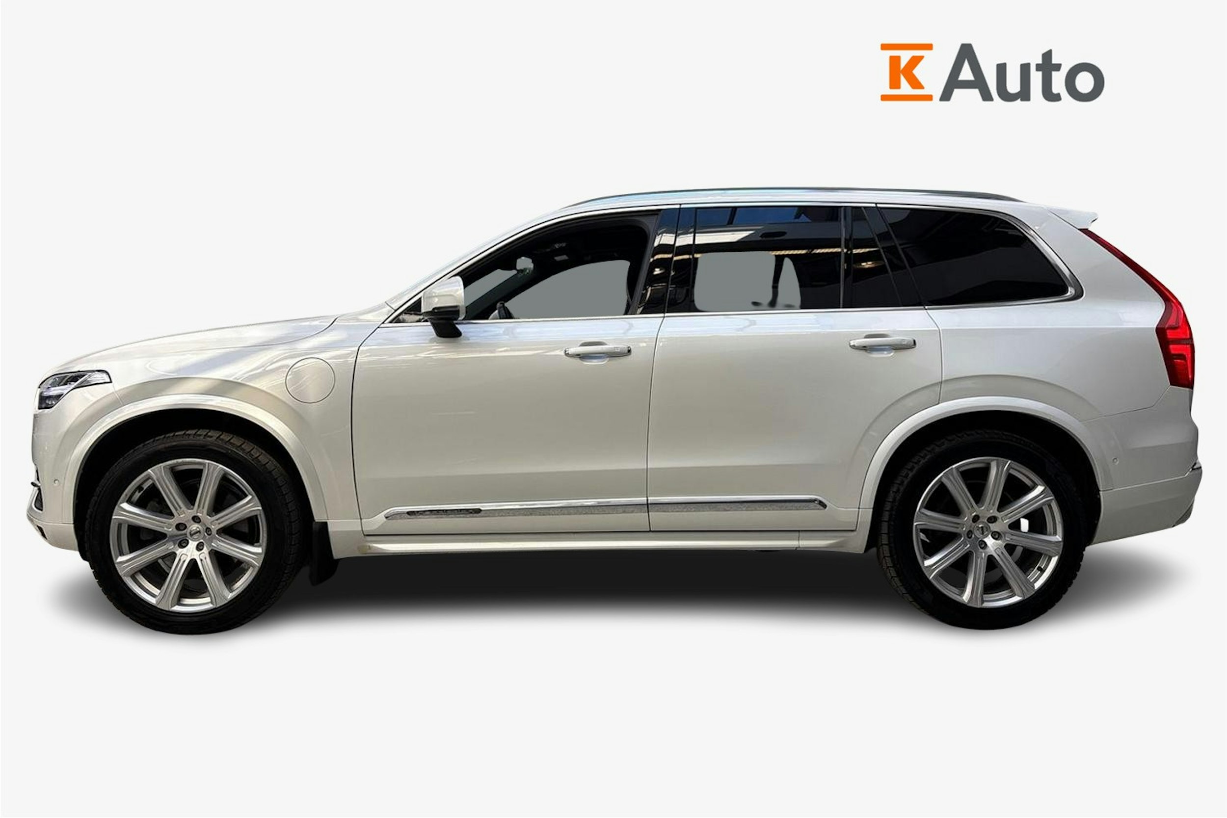 valkoinen Volvo XC90 2018 kuva 6.