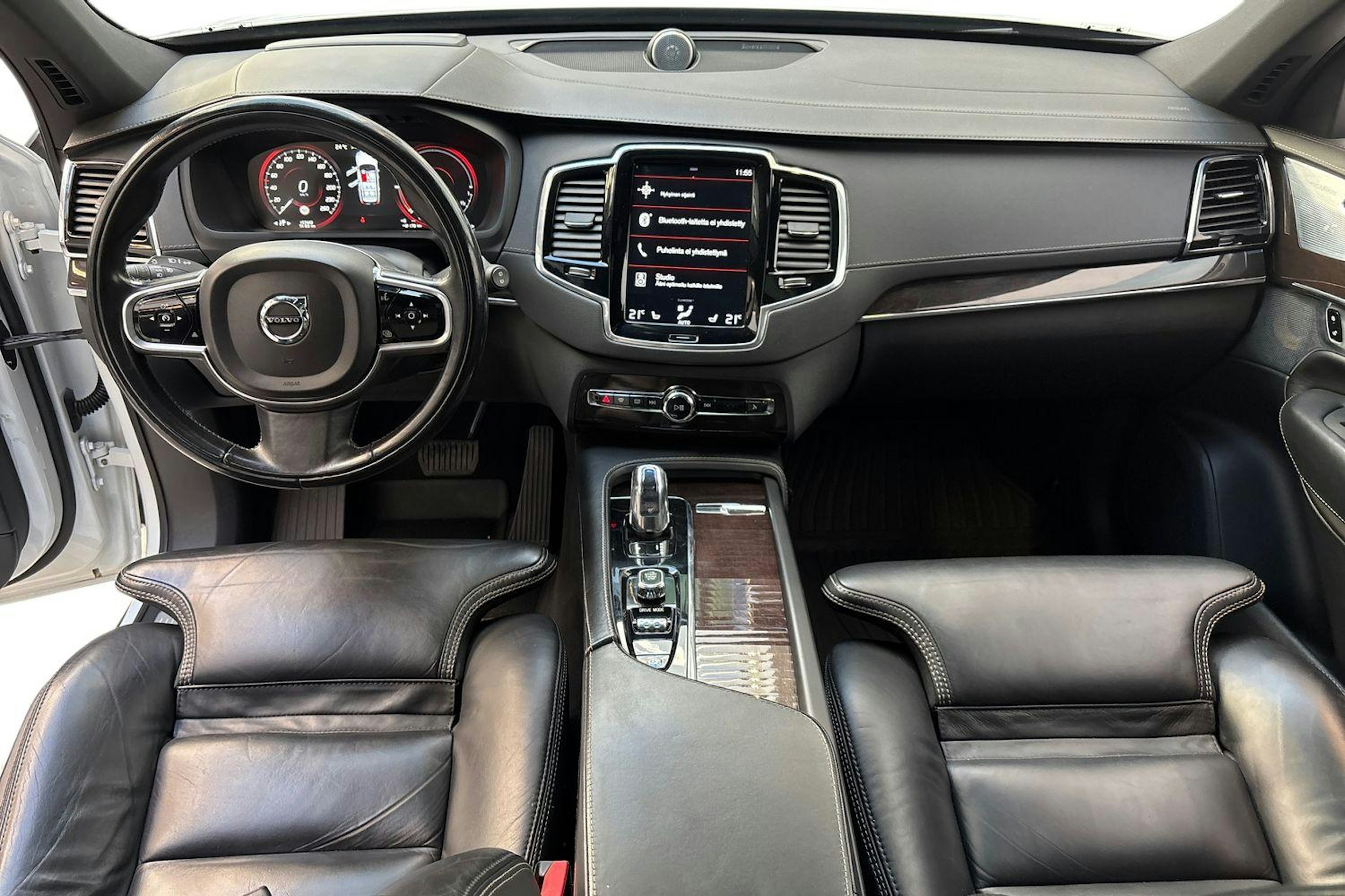 valkoinen Volvo XC90 2018 kuva 9.