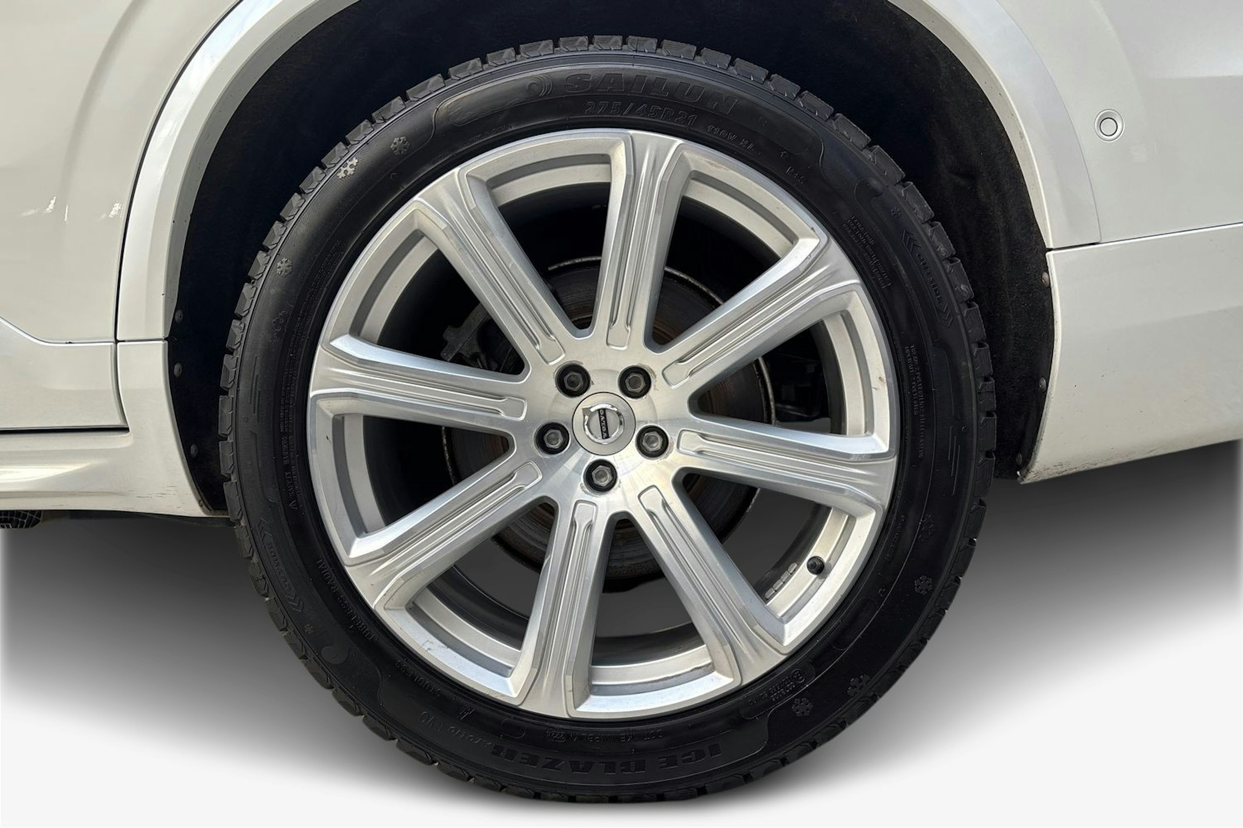 valkoinen Volvo XC90 2018 kuva 11.