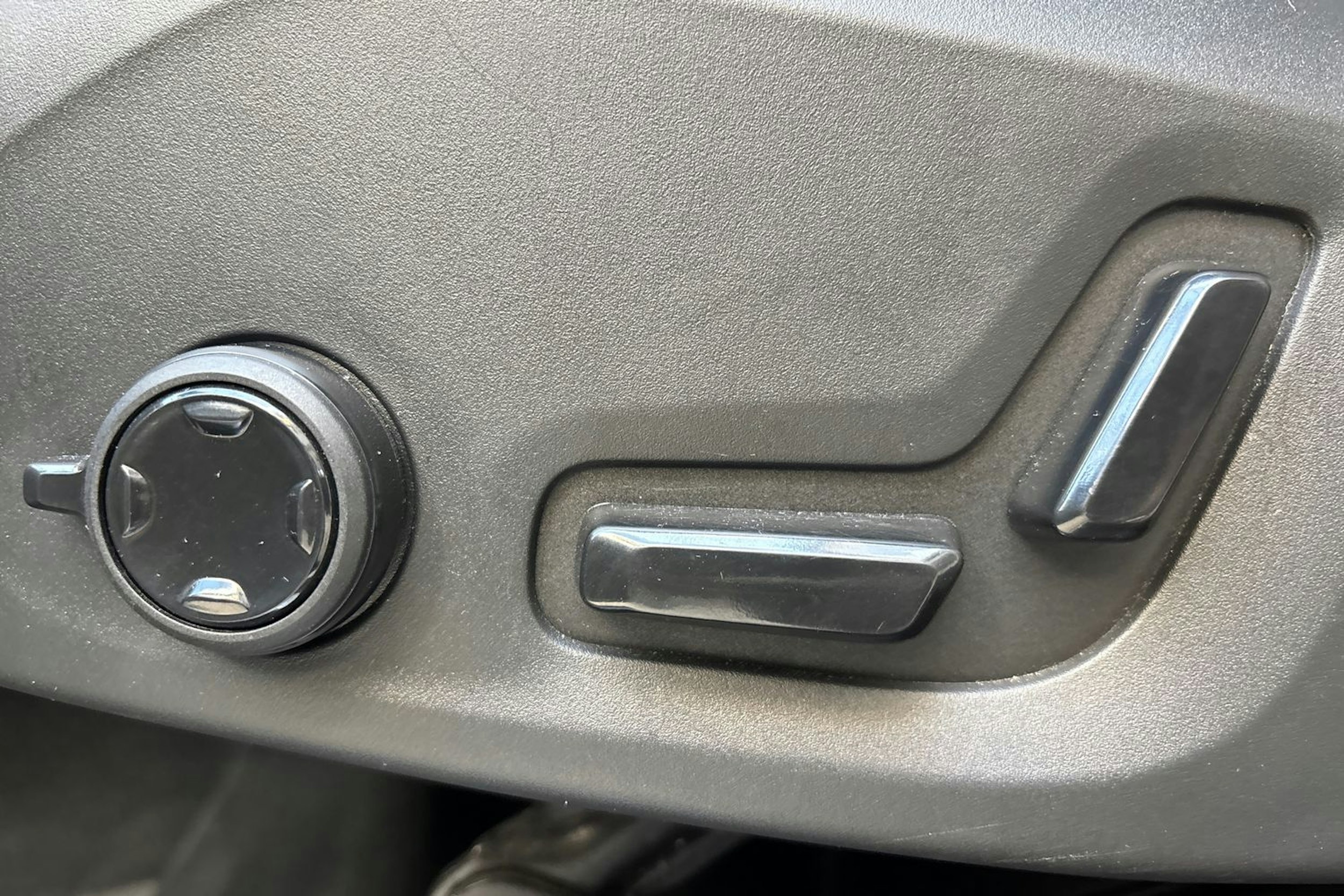 valkoinen Volvo XC90 2018 kuva 21.