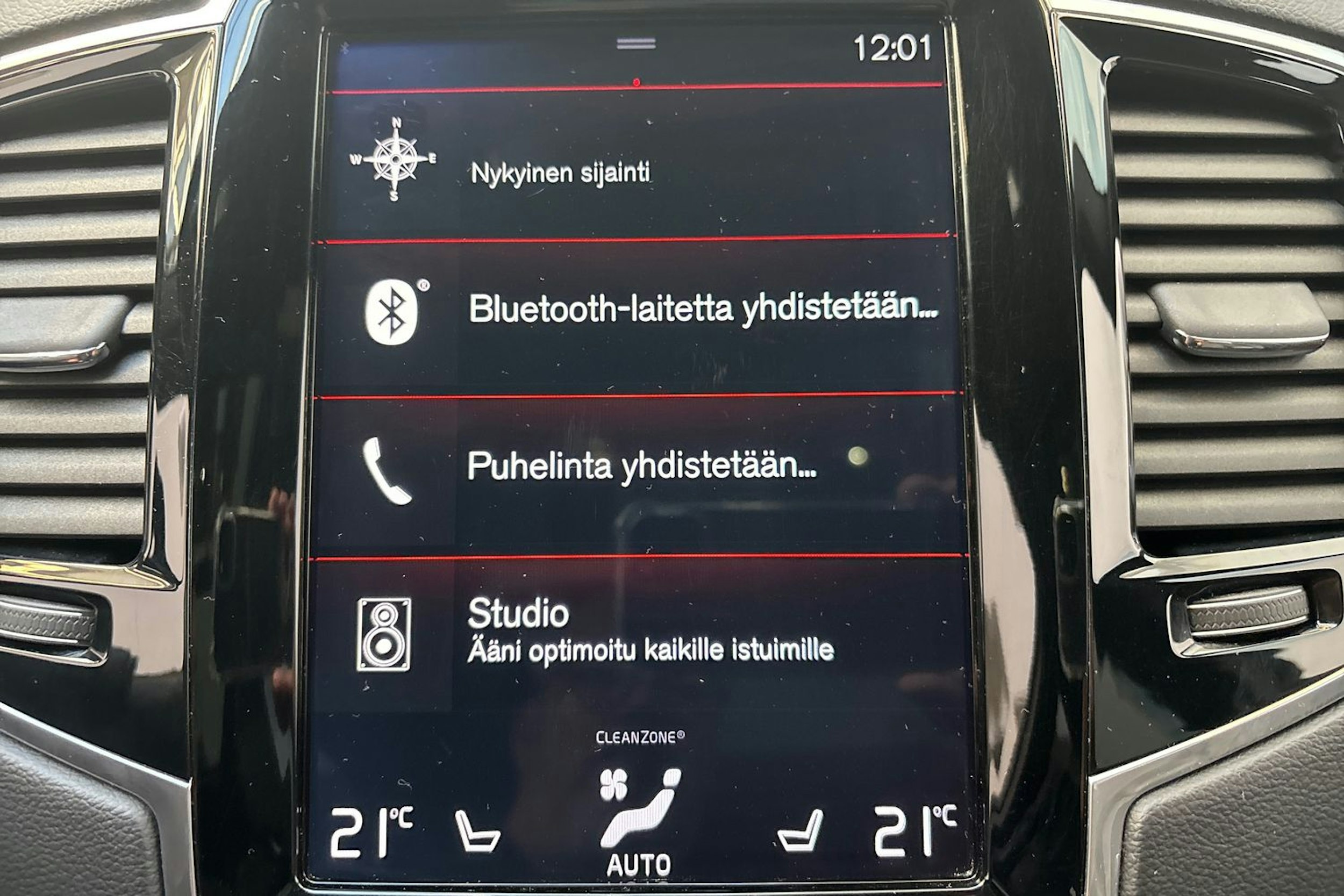 valkoinen Volvo XC90 2018 kuva 24.