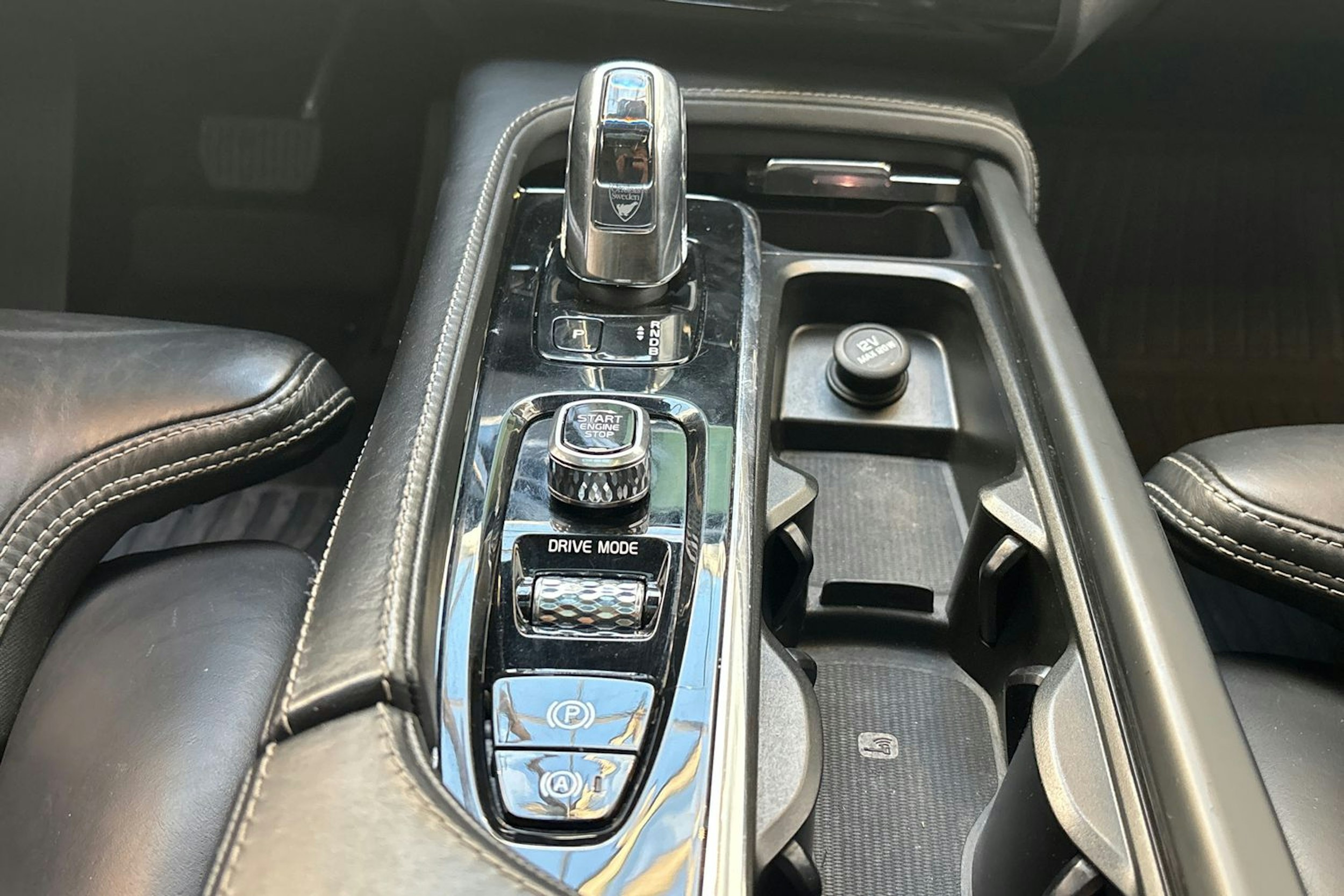 valkoinen Volvo XC90 2018 kuva 26.