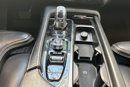 valkoinen Volvo XC90 2018 kuva 26.
