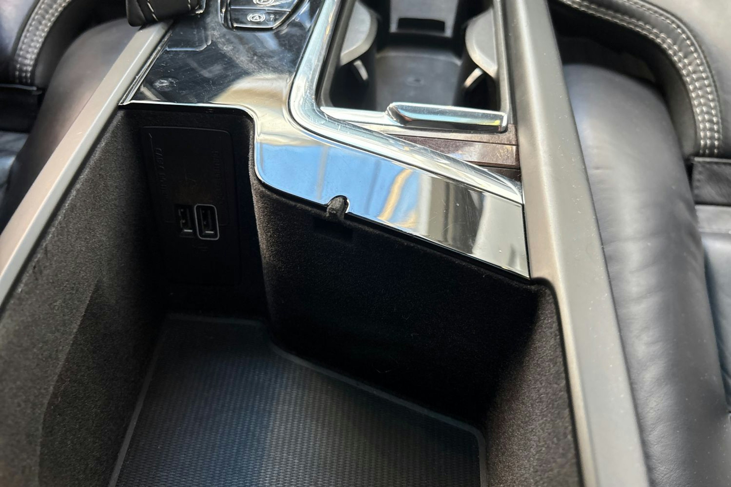 valkoinen Volvo XC90 2018 kuva 27.