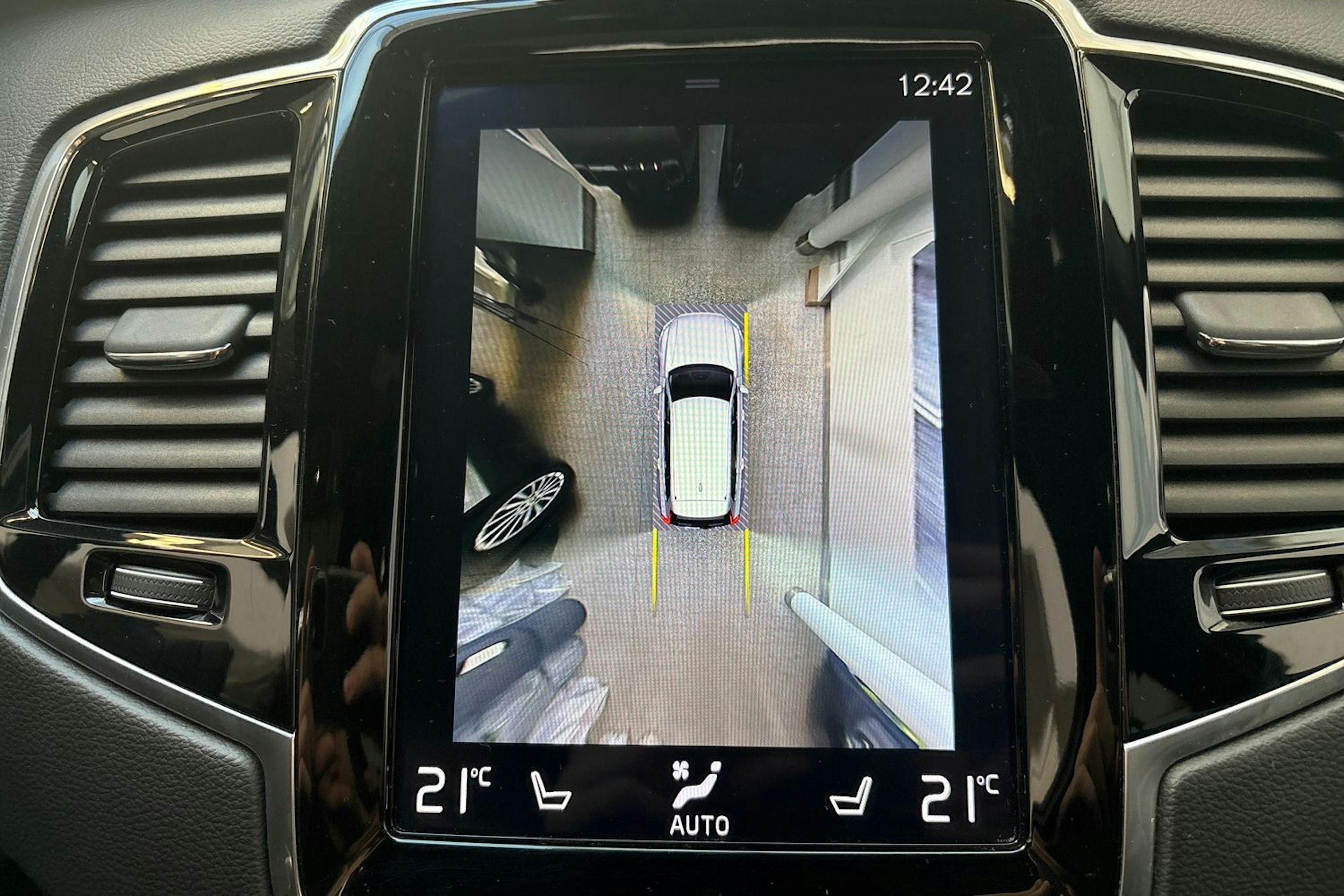 valkoinen Volvo XC90 2018 kuva 29.
