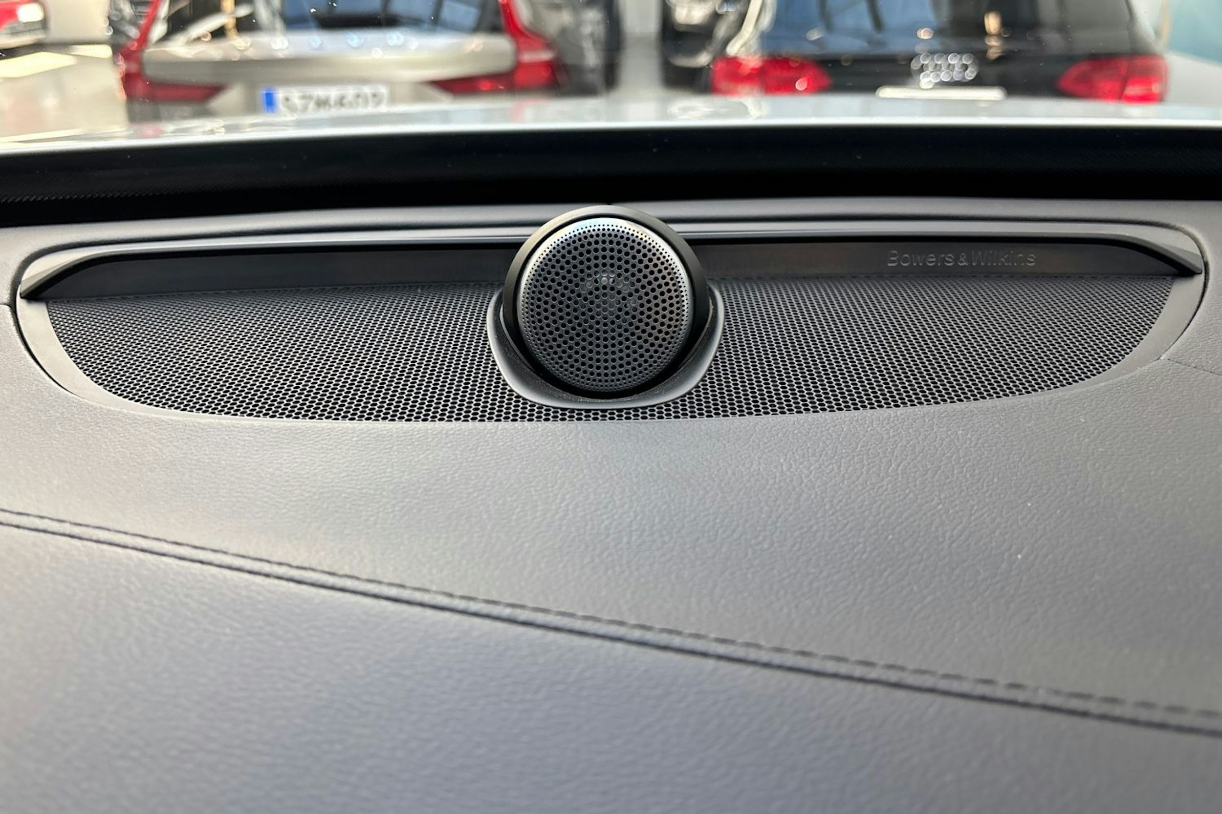 valkoinen Volvo XC90 2018 kuva 32.