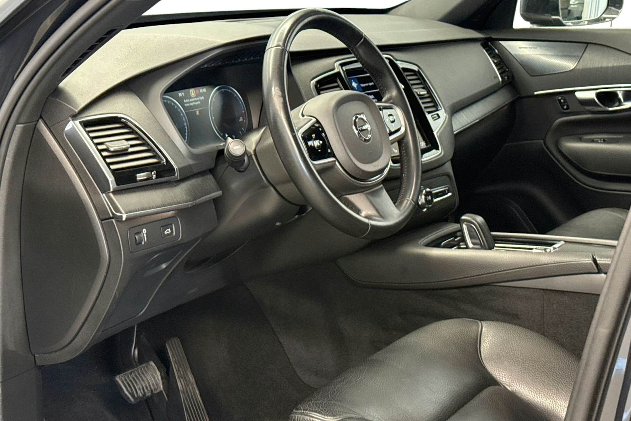 Volvo XC90 2019 kuva 7.