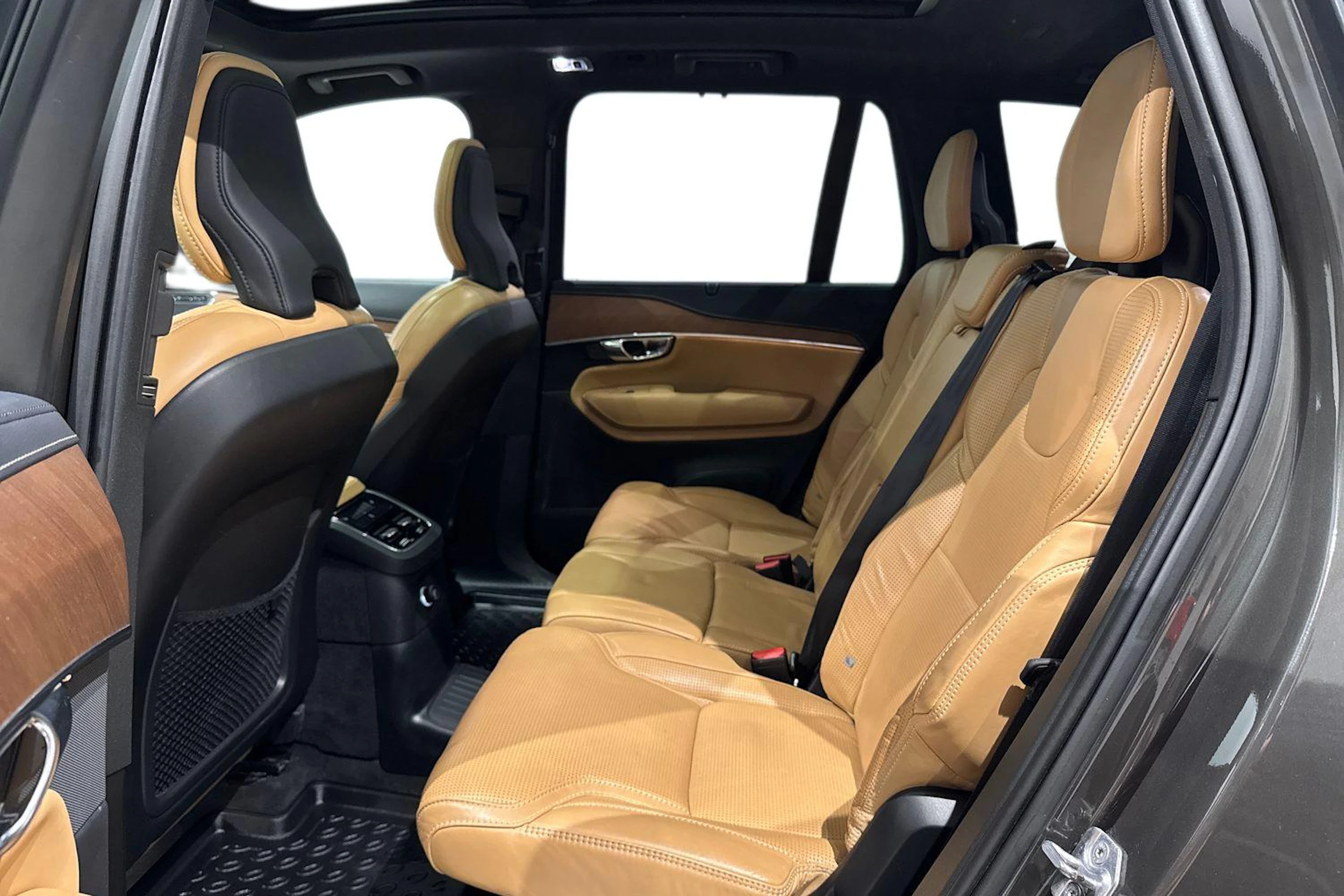 harmaa Volvo XC90 2019 kuva 8.