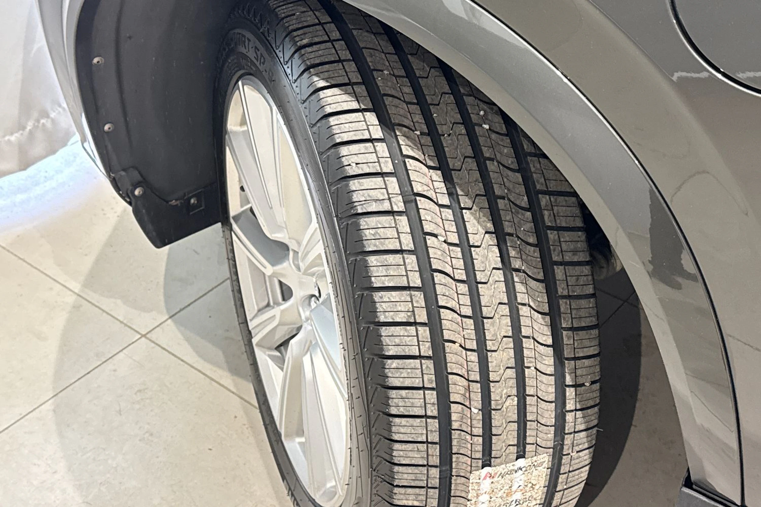 harmaa Volvo XC90 2019 kuva 10.