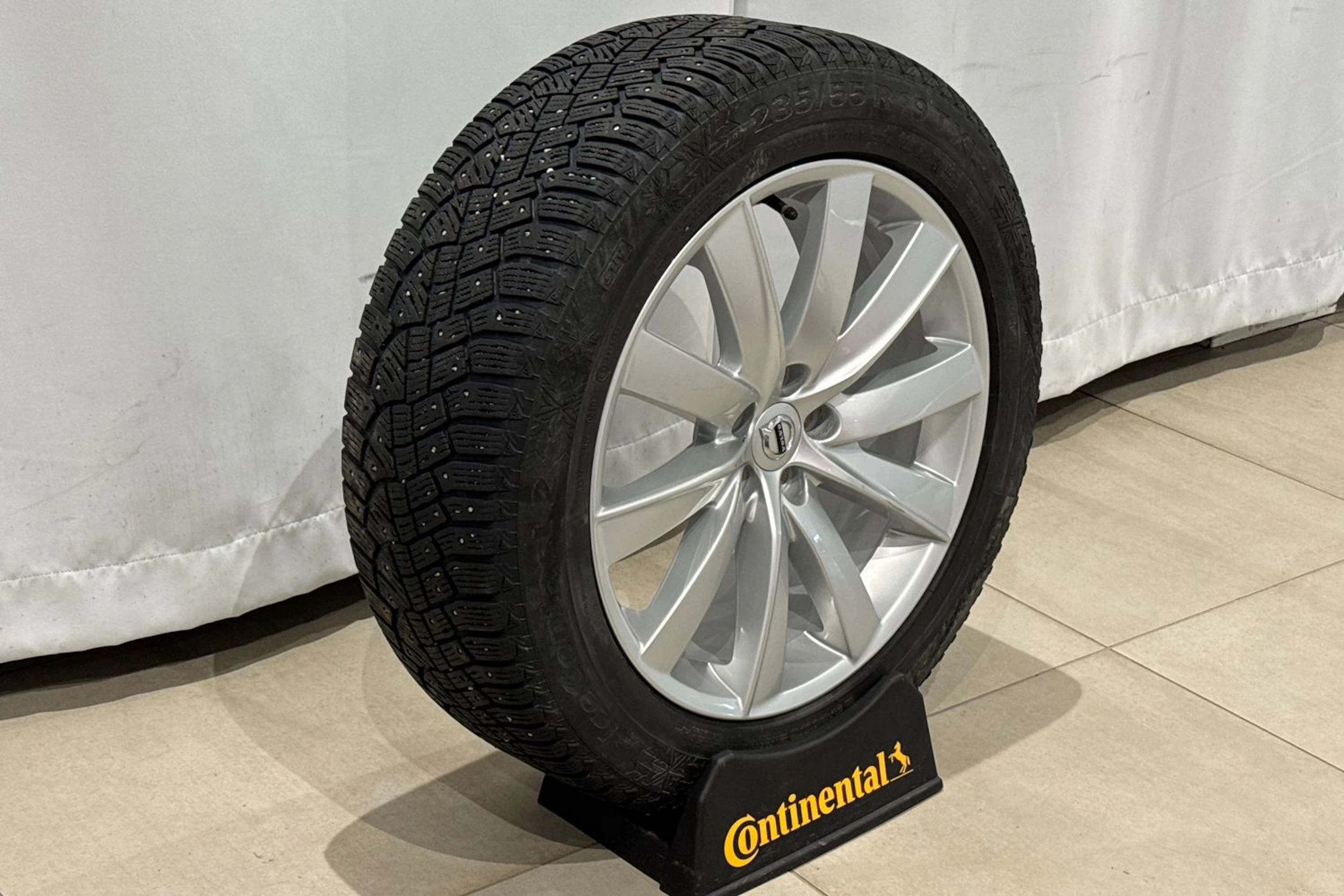 harmaa Volvo XC90 2019 kuva 11.