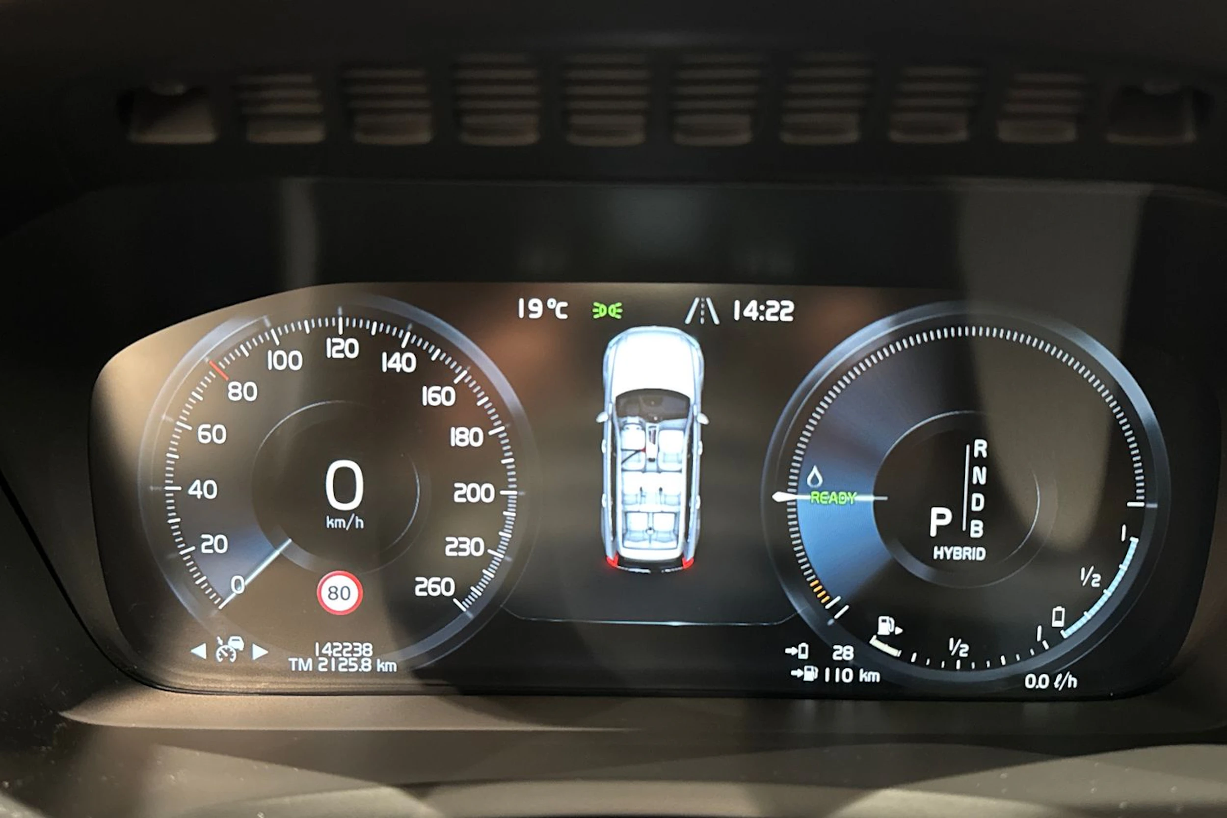 harmaa Volvo XC90 2019 kuva 18.