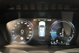 harmaa Volvo XC90 2019 kuva 18.