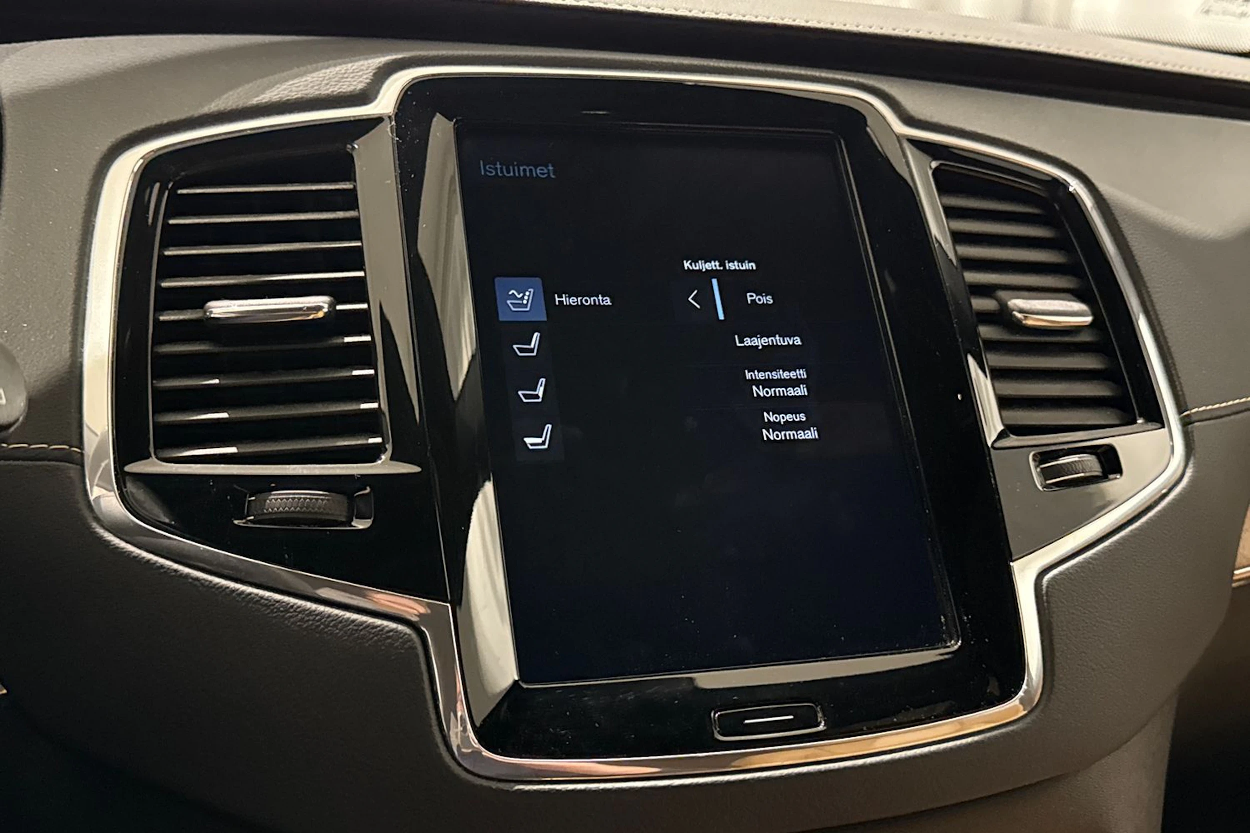 harmaa Volvo XC90 2019 kuva 28.