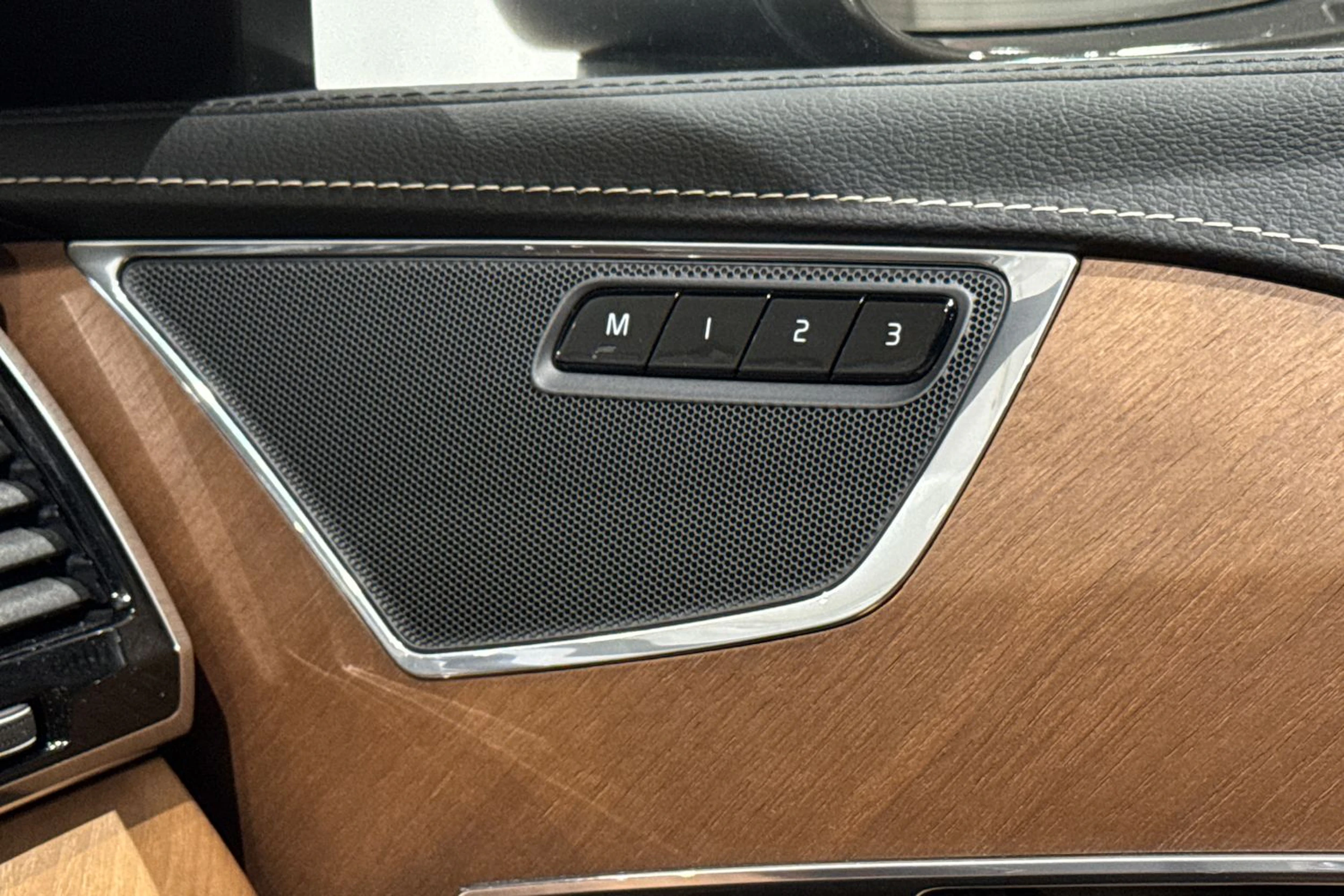 harmaa Volvo XC90 2019 kuva 31.