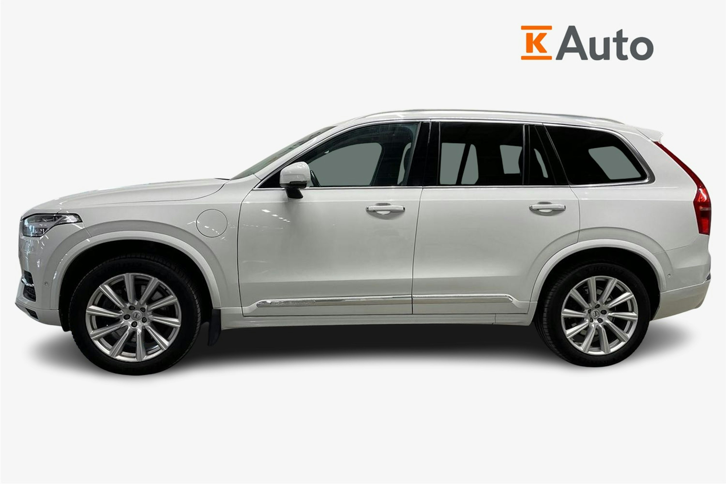 valkoinen Volvo XC90 2019 kuva 6.