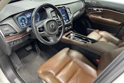 valkoinen Volvo XC90 2019 kuva 7.
