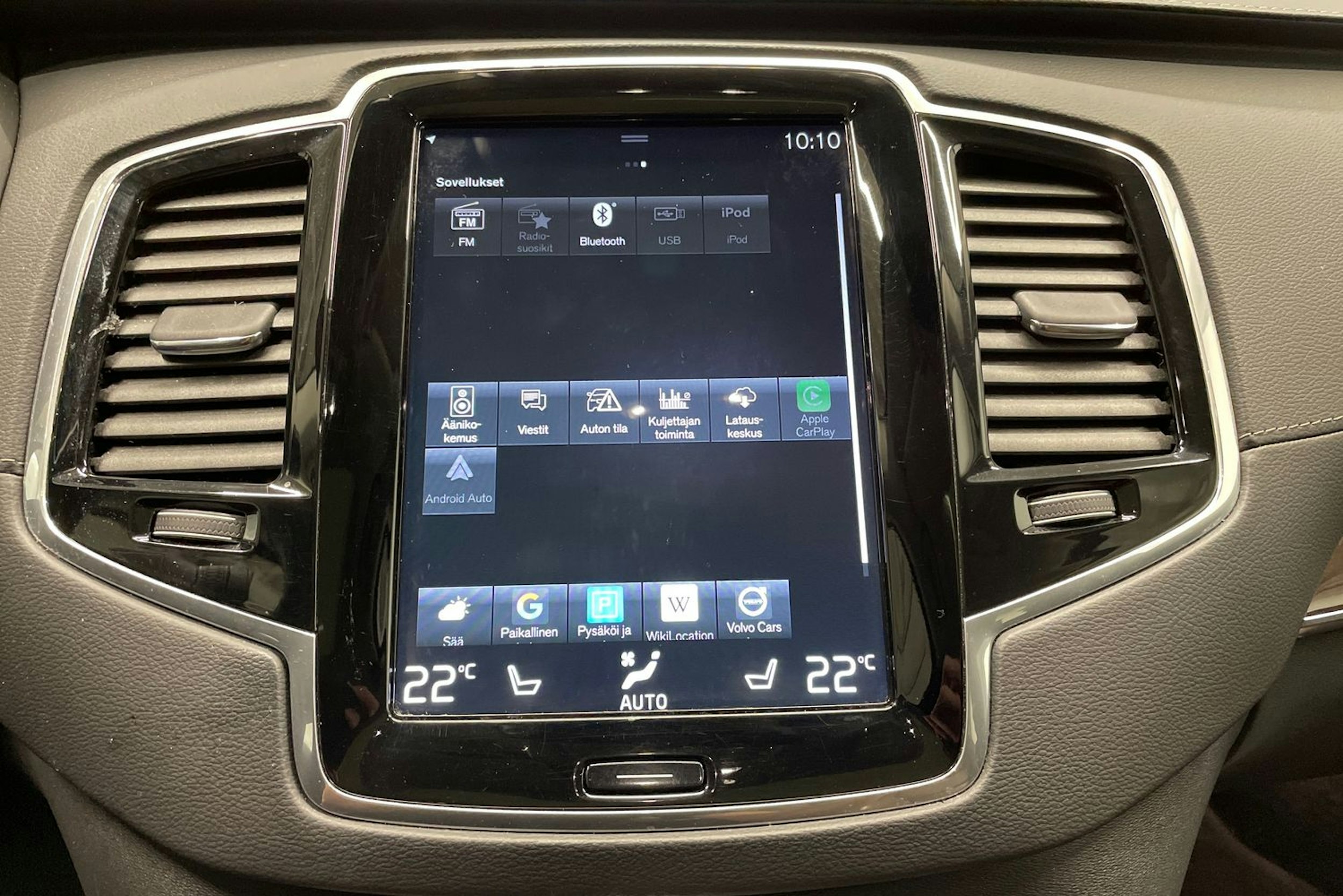 valkoinen Volvo XC90 2019 kuva 24.