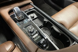 valkoinen Volvo XC90 2019 kuva 28.