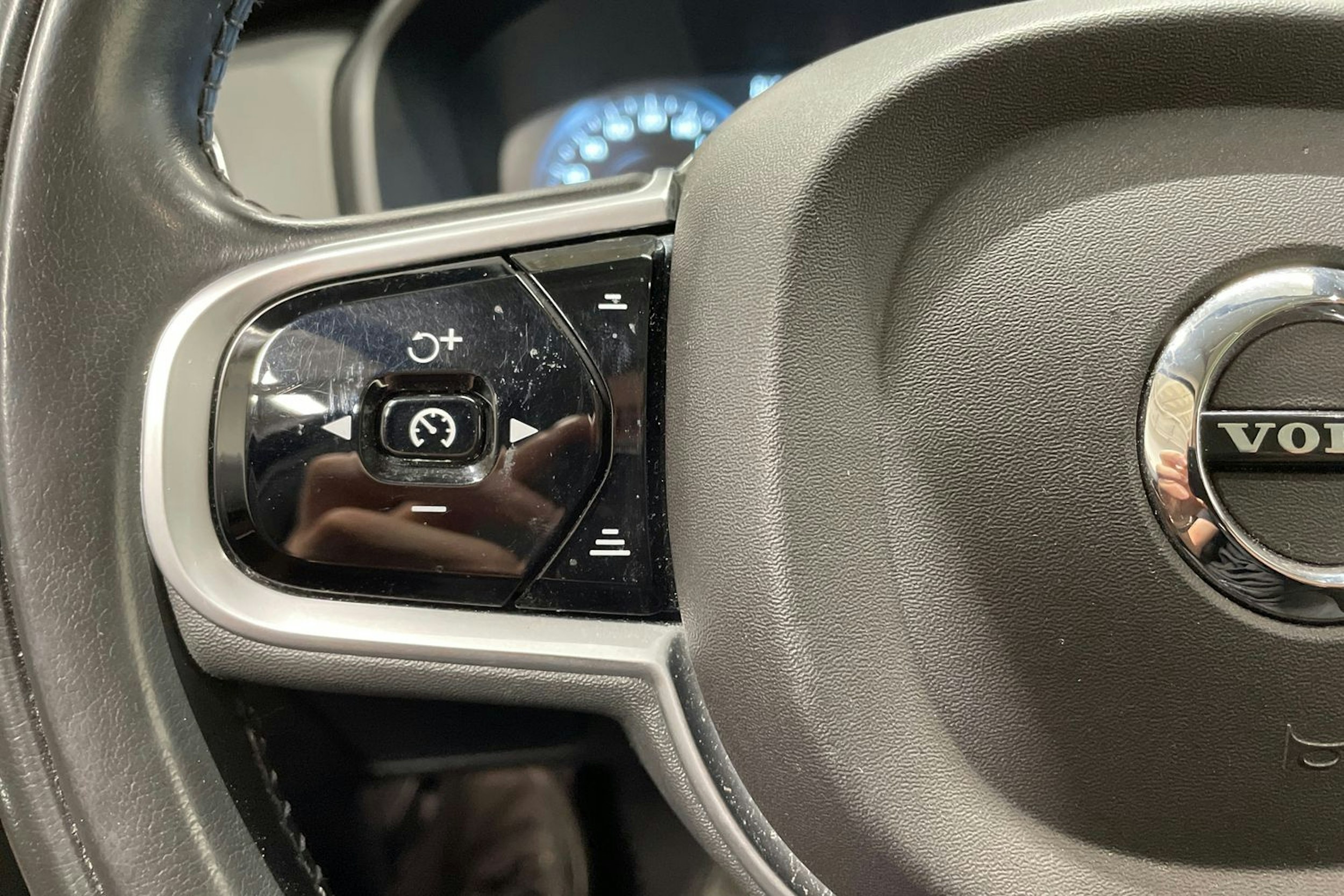valkoinen Volvo XC90 2019 kuva 30.