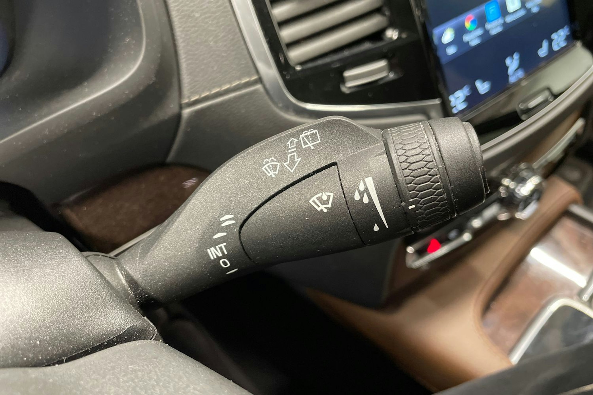 valkoinen Volvo XC90 2019 kuva 33.