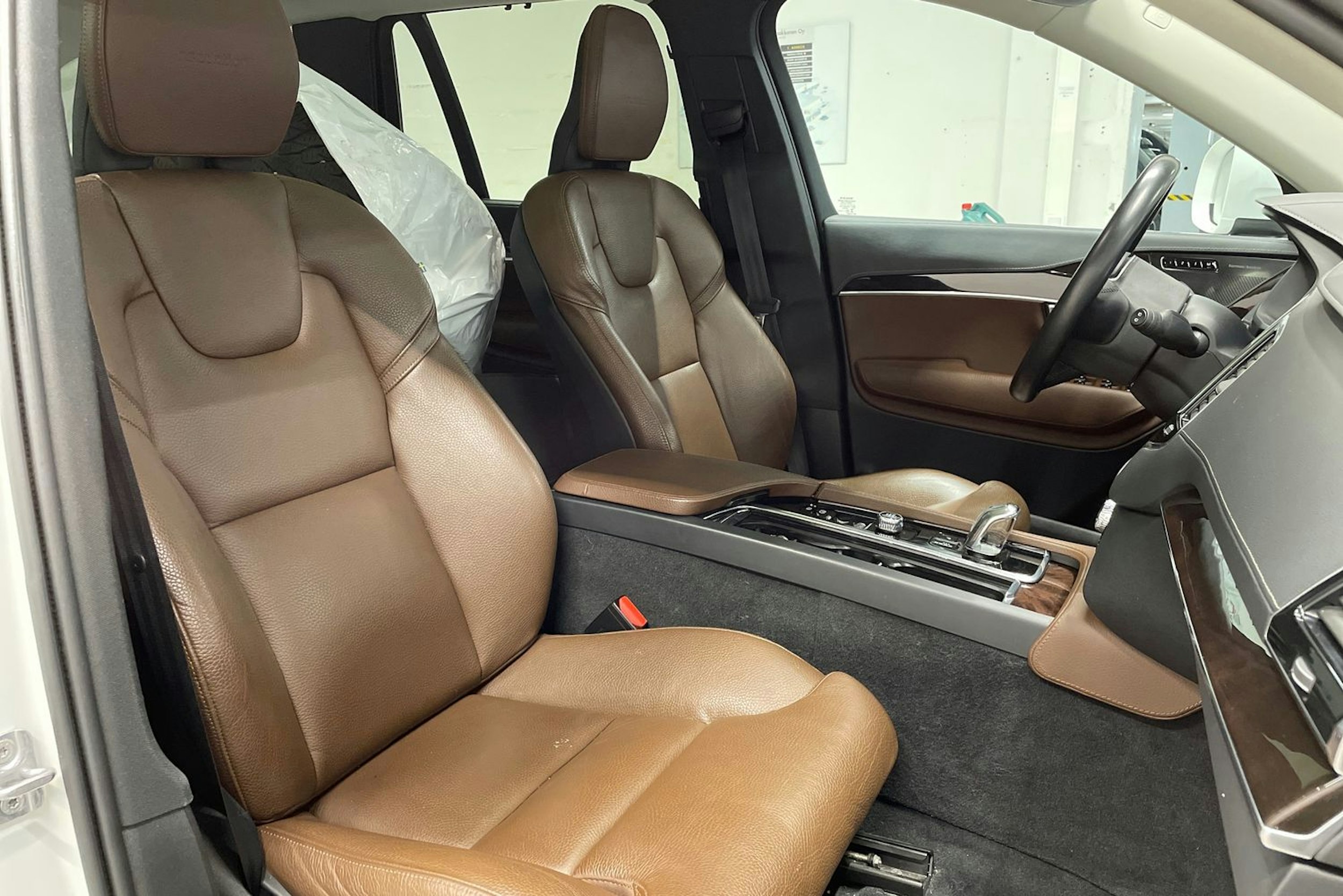 valkoinen Volvo XC90 2019 kuva 34.