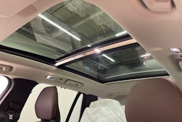 valkoinen Volvo XC90 2019 kuva 36.