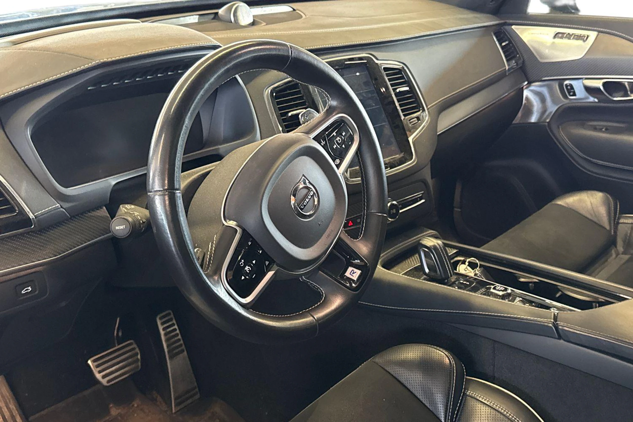 harmaa Volvo XC90 2019 kuva 3.