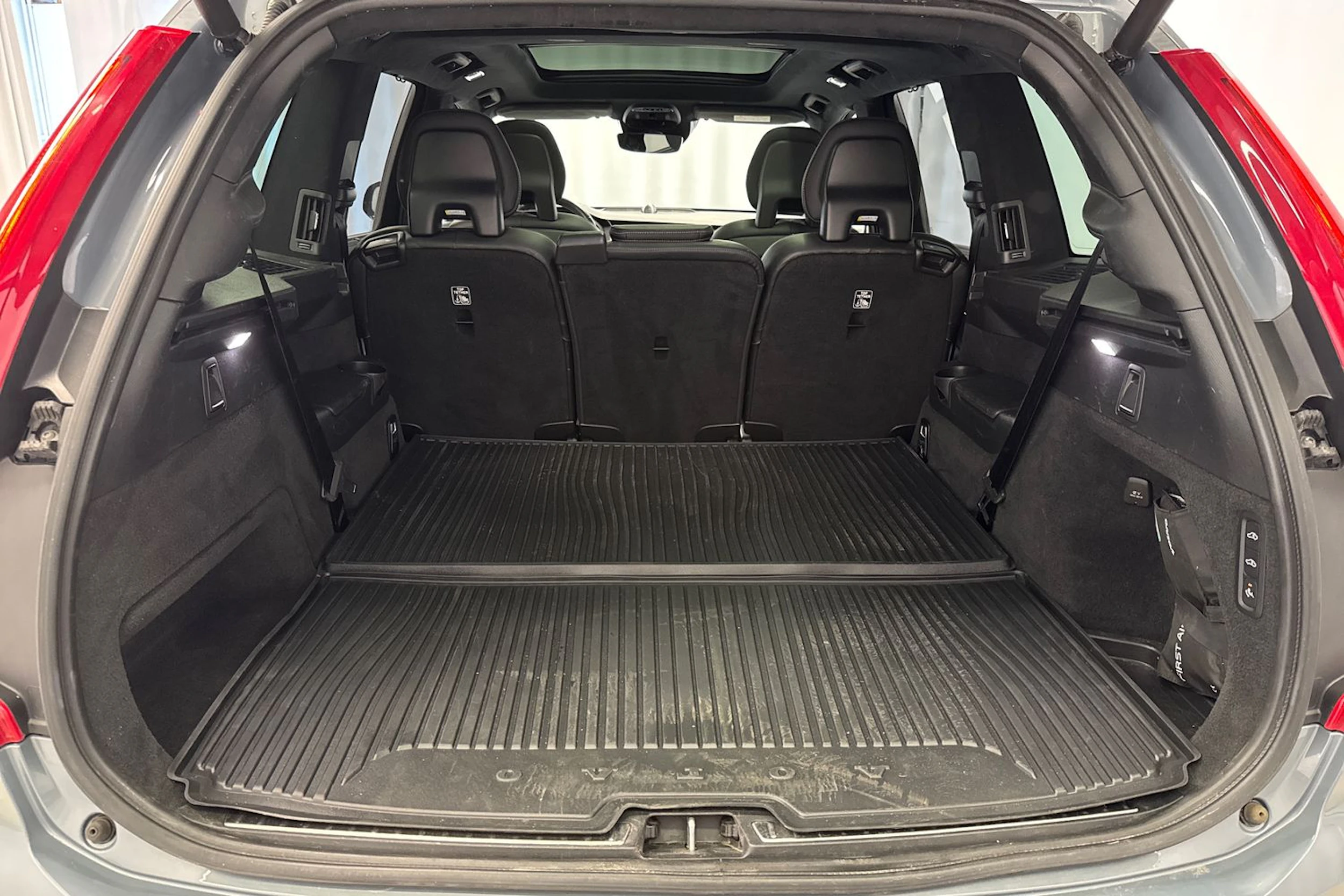 harmaa Volvo XC90 2020 kuva 13.