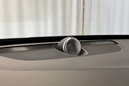 harmaa Volvo XC90 2020 kuva 26.
