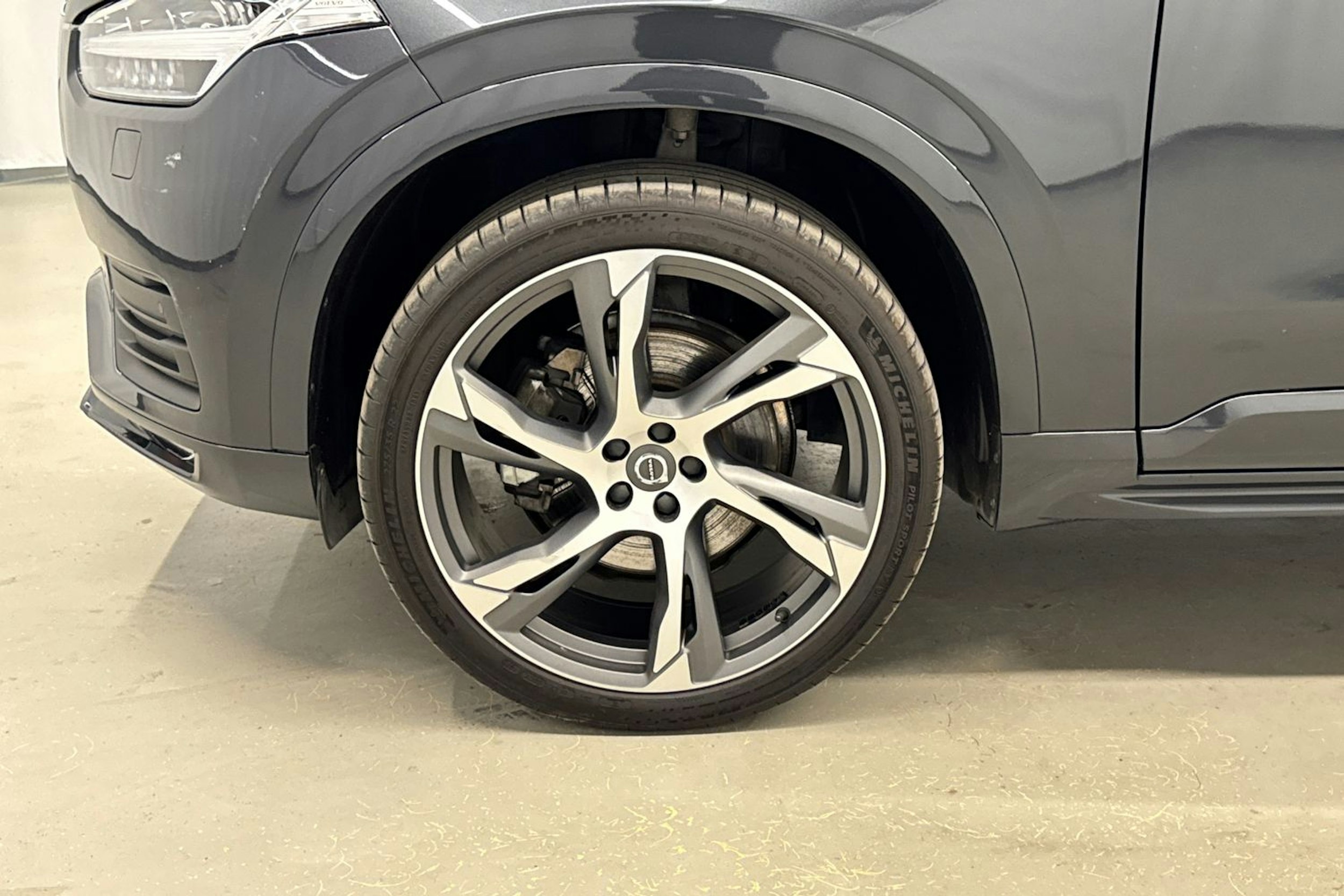 harmaa Volvo XC90 2020 kuva 9.