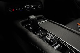 harmaa Volvo XC90 2020 kuva 14.