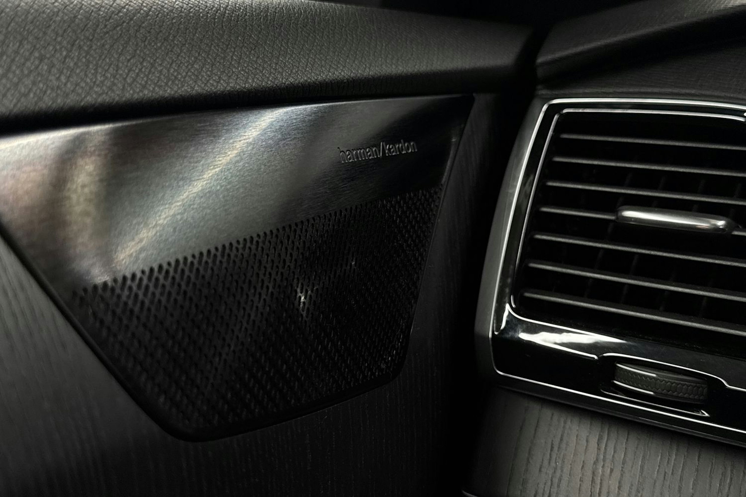 harmaa Volvo XC90 2020 kuva 19.