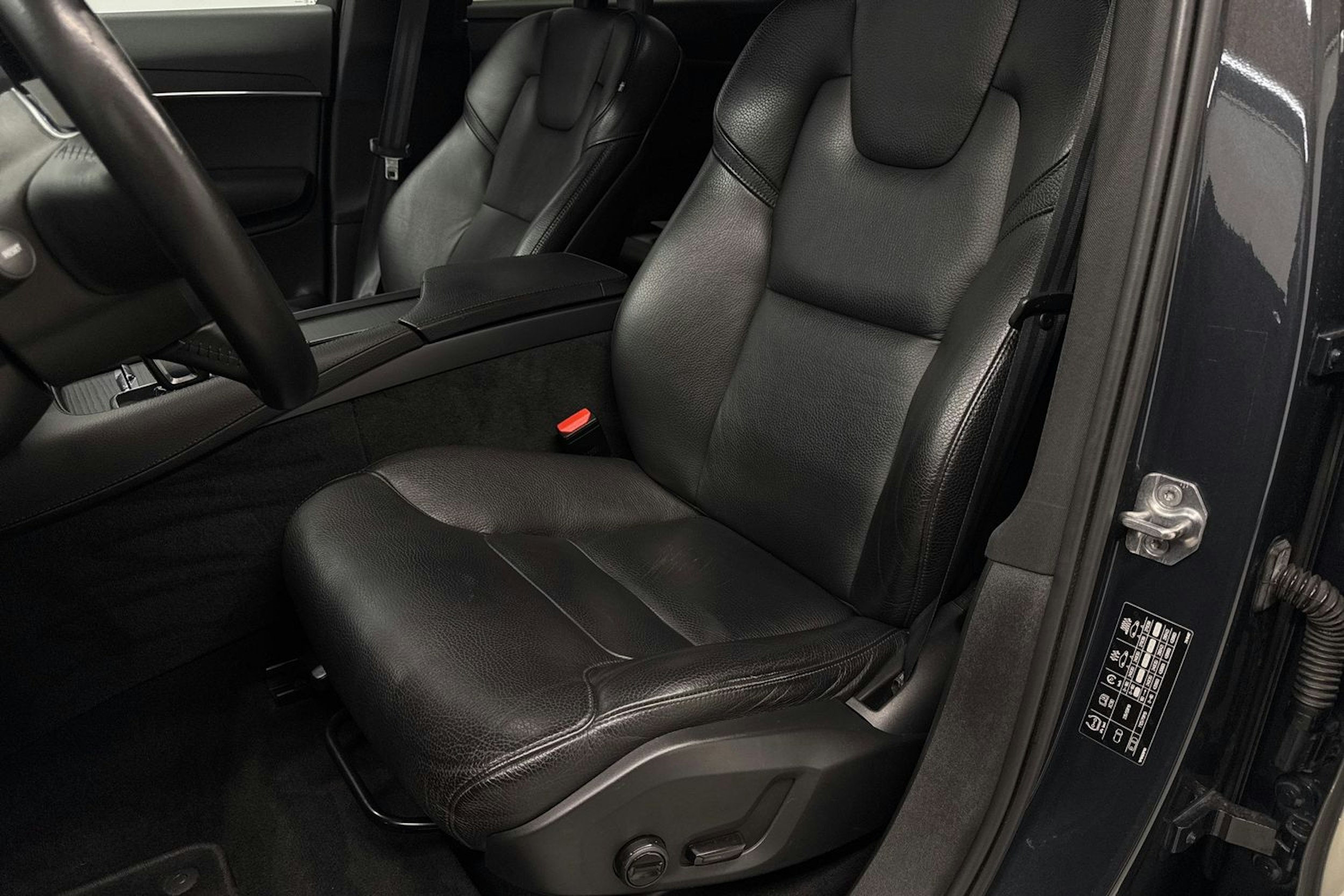 harmaa Volvo XC90 2020 kuva 20.