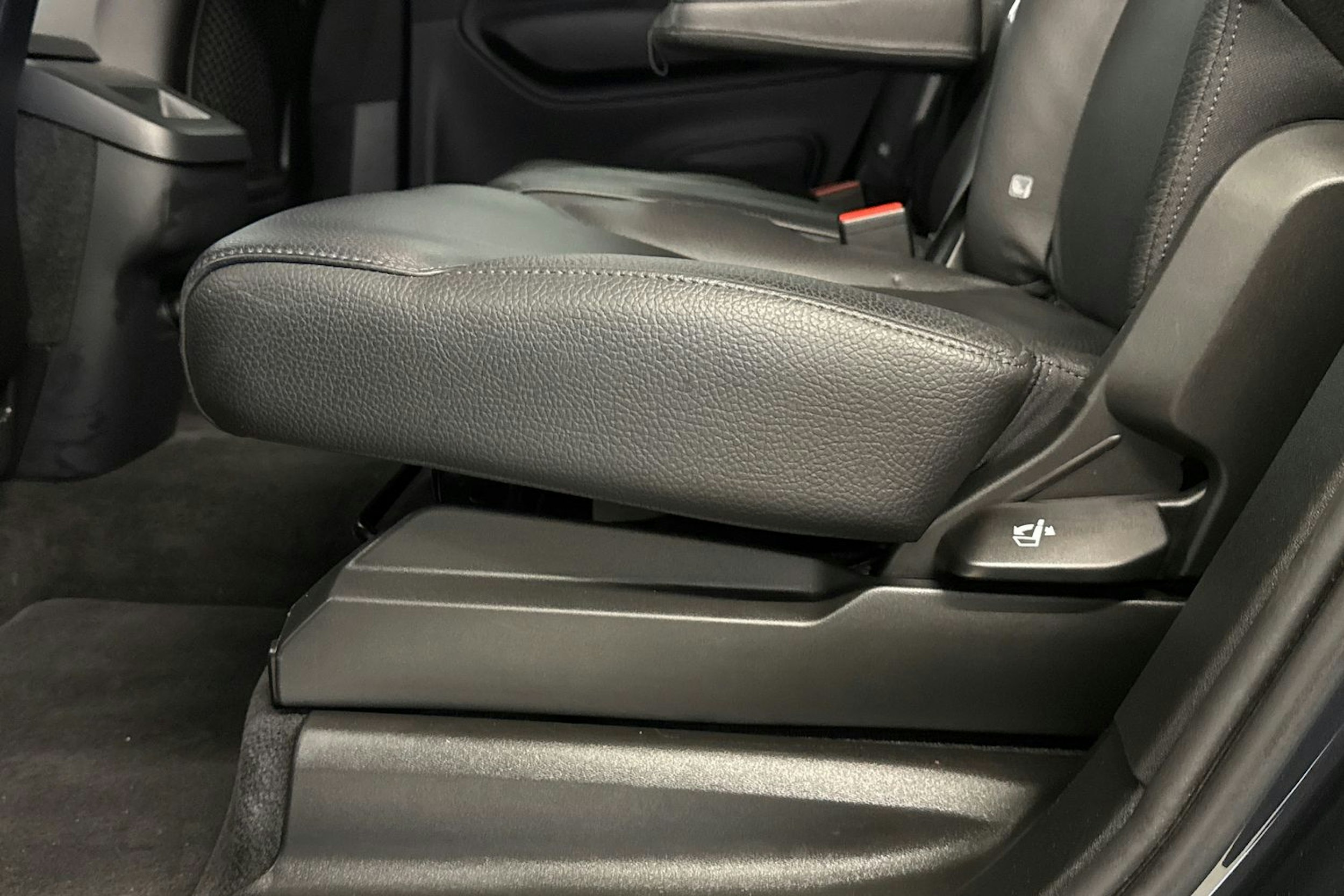 harmaa Volvo XC90 2020 kuva 25.