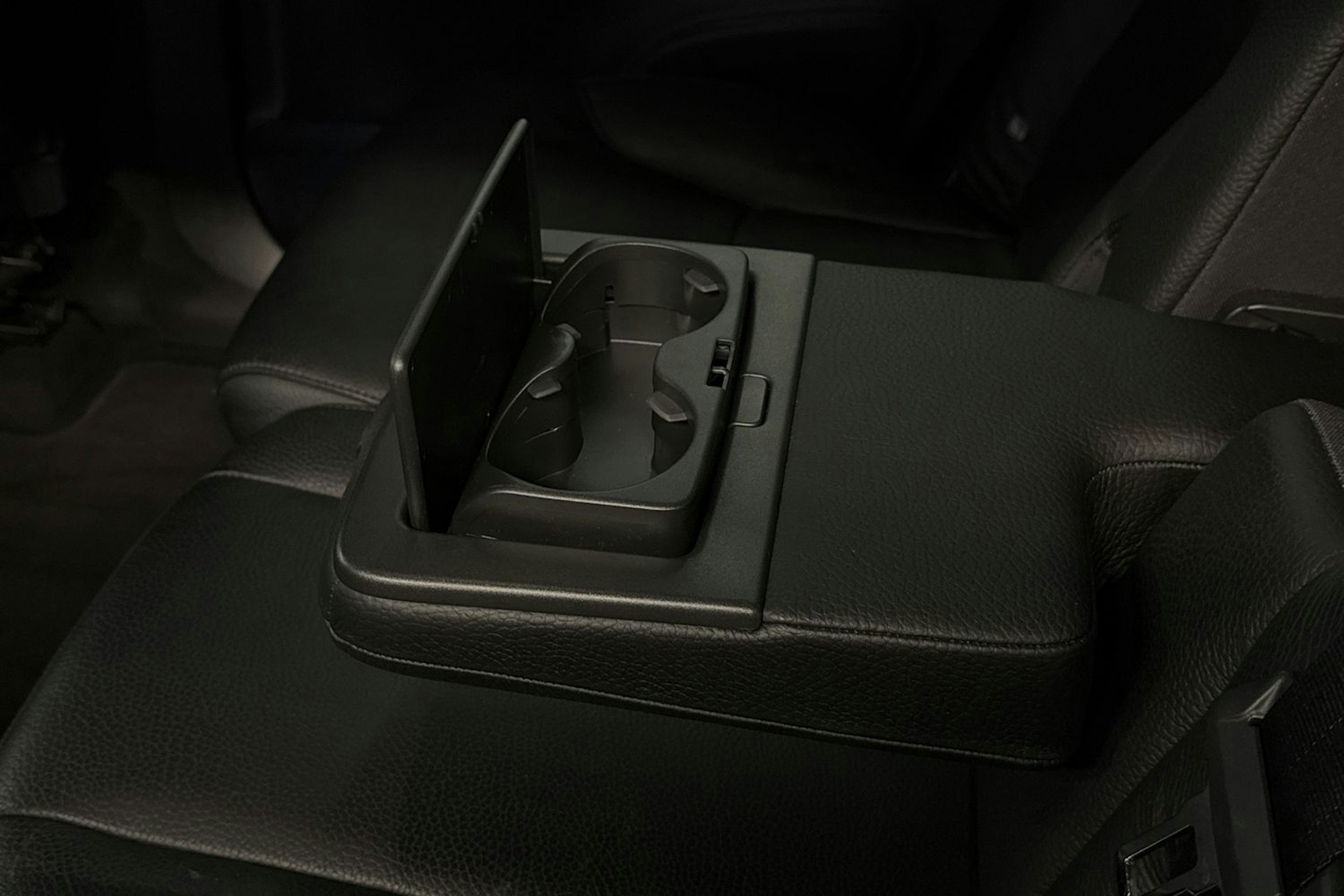 harmaa Volvo XC90 2020 kuva 26.