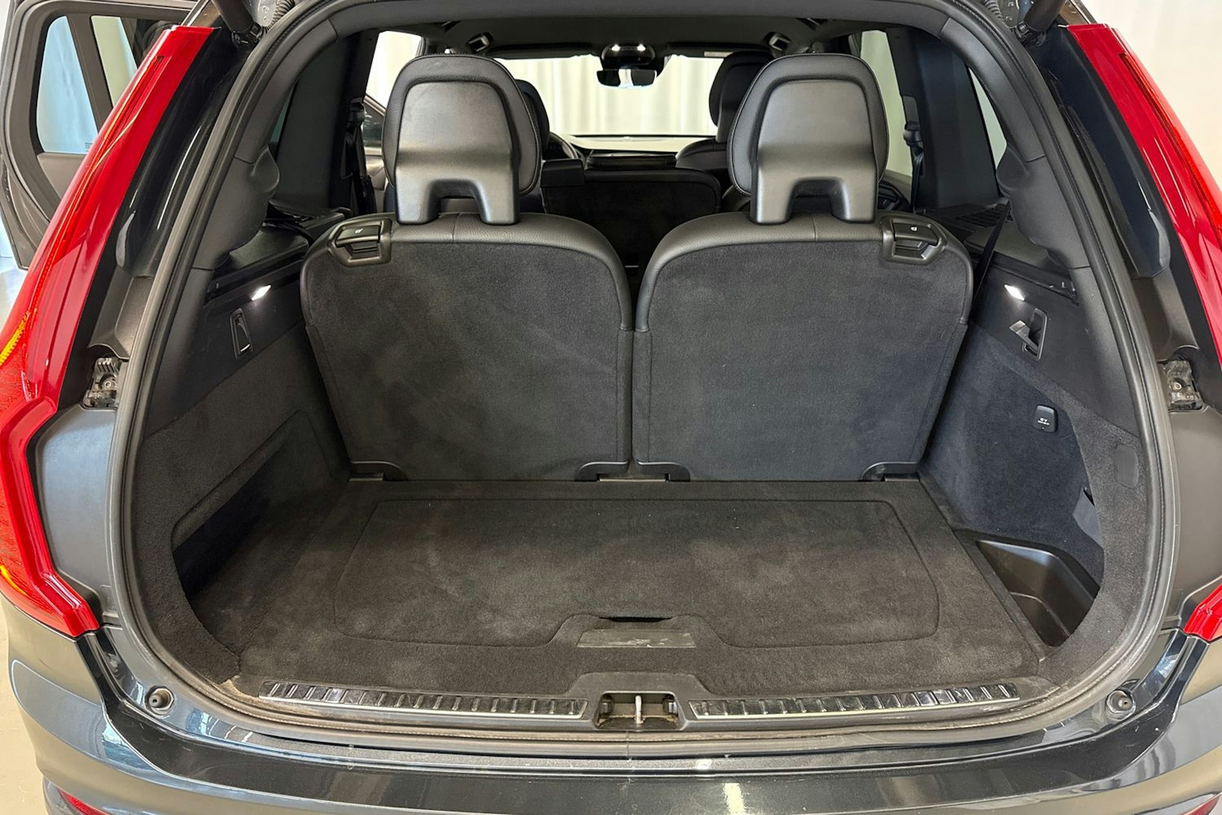 harmaa Volvo XC90 2020 kuva 30.