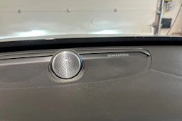 musta Volvo XC90 2020 kuva 6.