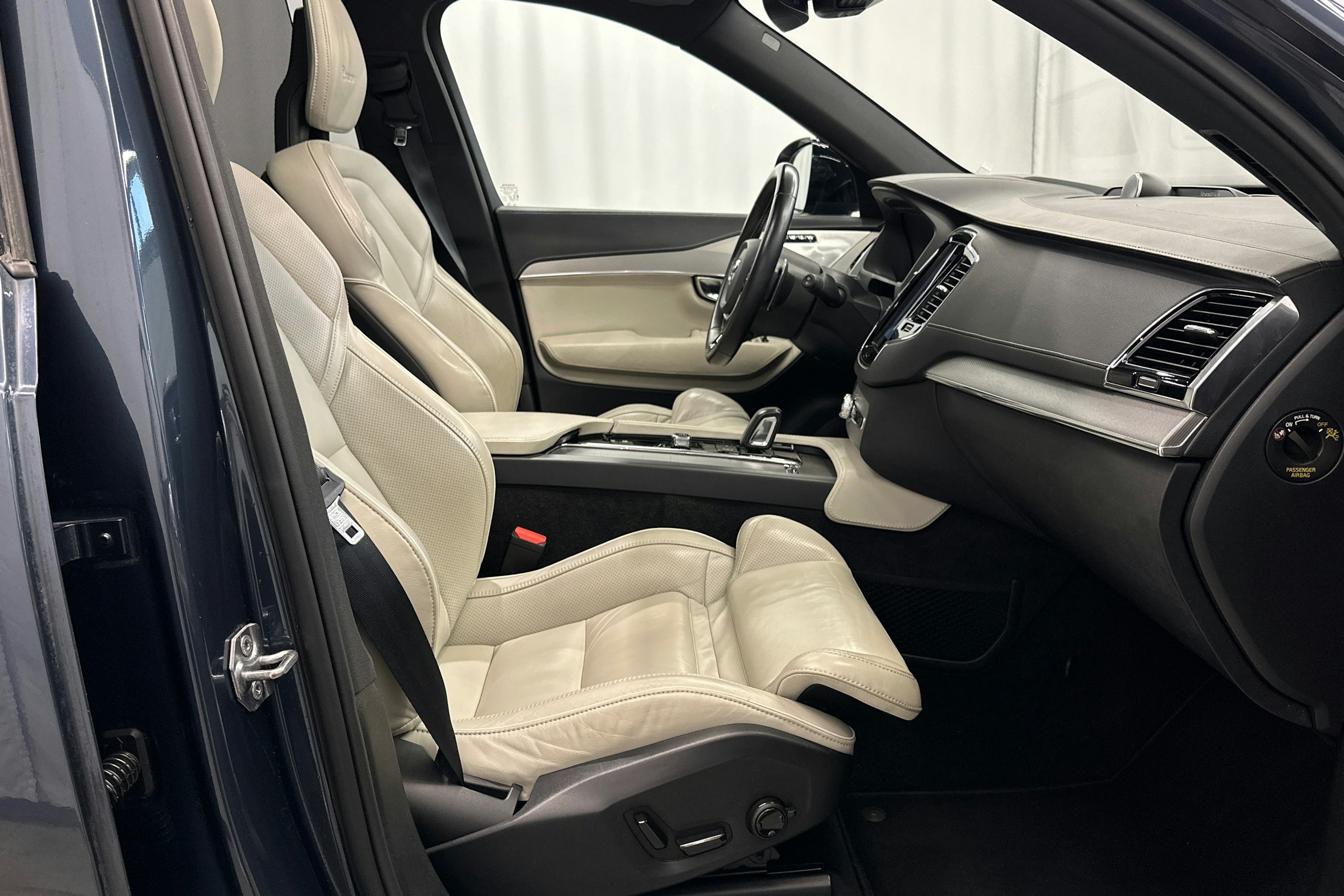 met. sininen Volvo XC90 2020 kuva 14.