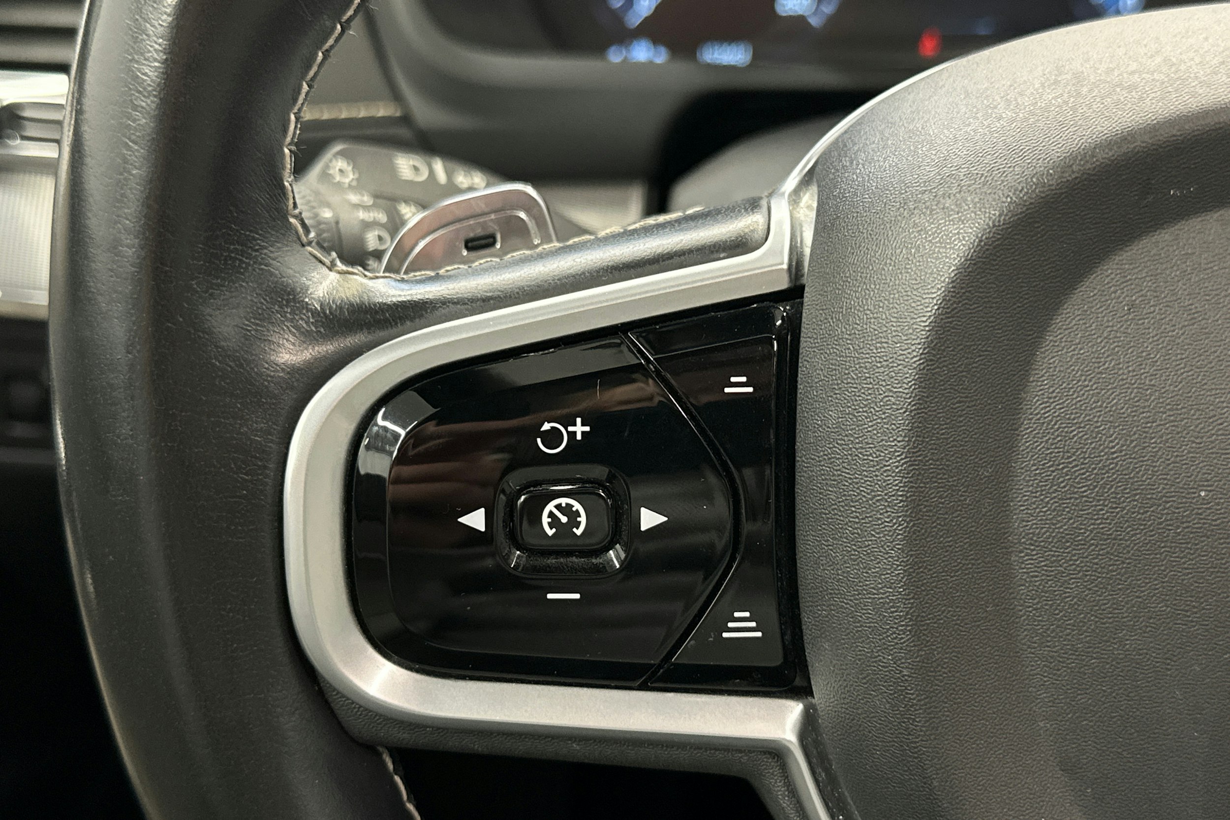 met. sininen Volvo XC90 2020 kuva 22.