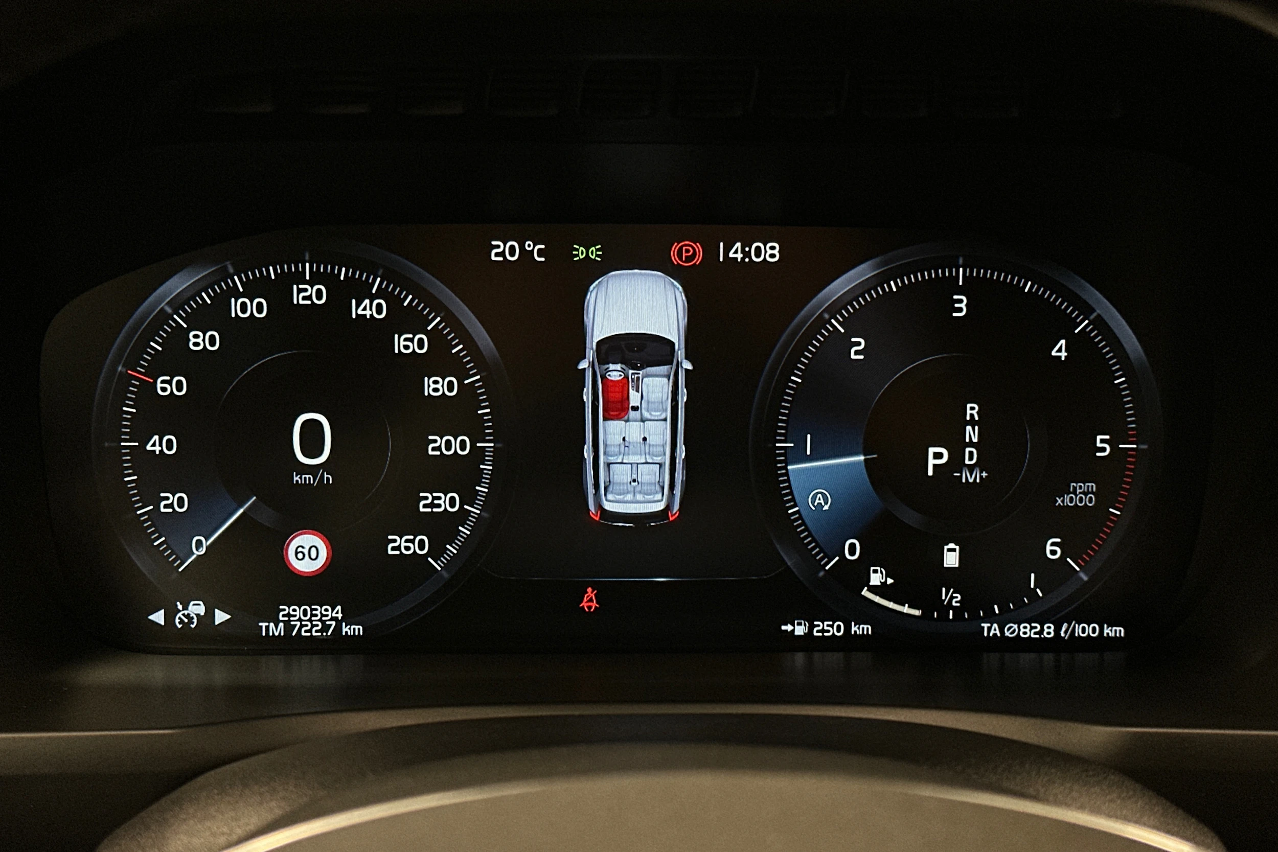 valkoinen Volvo XC90 2020 kuva 13.