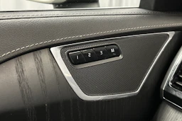 valkoinen Volvo XC90 2020 kuva 15.