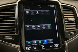 valkoinen Volvo XC90 2020 kuva 19.
