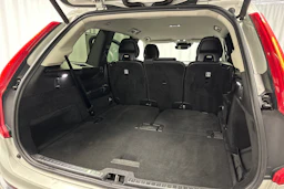 valkoinen Volvo XC90 2020 kuva 26.