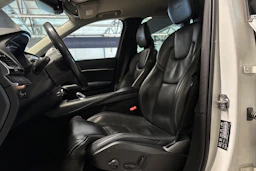 valkoinen Volvo XC90 2020 kuva 5.