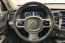 valkoinen Volvo XC90 2020 kuva 16.