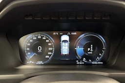 valkoinen Volvo XC90 2020 kuva 19.