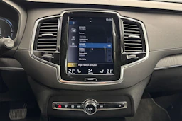 valkoinen Volvo XC90 2020 kuva 21.