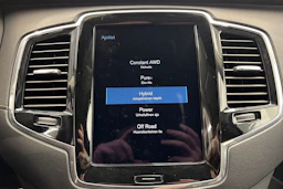 valkoinen Volvo XC90 2020 kuva 28.