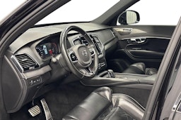 musta Volvo XC90 2020 kuva 7.